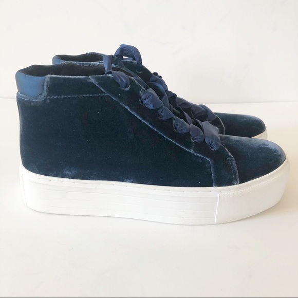 NWOB Kenneth Cole Janette Navy Blue Velvet Platform Sneaker Size 7 - Picture 3 of 8